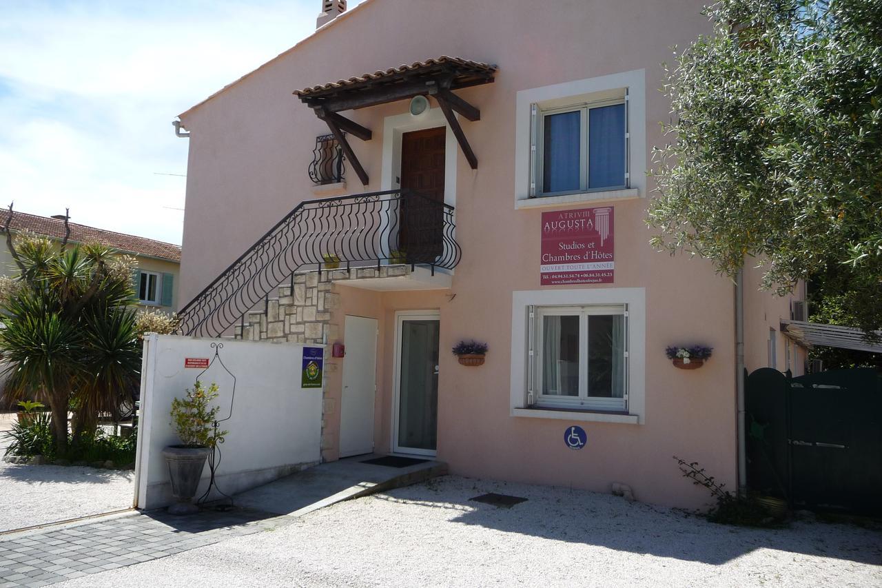 Atrium Augusta Bed & Breakfast Frejus Exterior photo